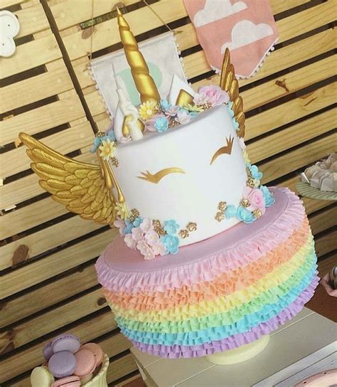 Torta De Unicornio Con Alas Unicorn Desserts Unicorn Treats Unicorn