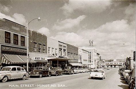 Minot-Memories: Downtown Minot - 1950 #1