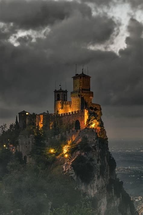 Castillo Tenebroso Beautiful Castles Castle Places To See