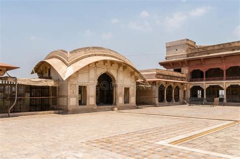 Hof Im Lahore Fort Stockfoto Bild Von Kulturell Gruppe