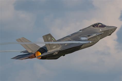 F 35A Lightning II Demo Team Performing At AirVenture 2020 EAA AirVenture