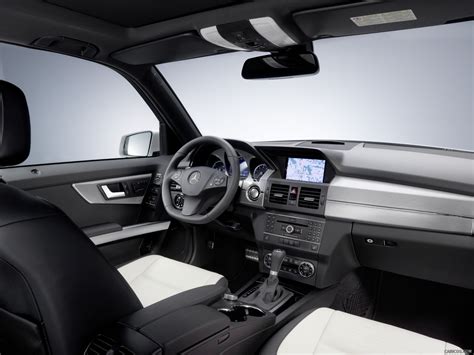 Mercedes-Benz GLK-Class - Interior | Caricos