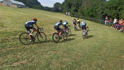 Belle découverte du vélodrome sur herbe de Champagnolles 17 UCC Vivonne