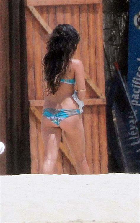 Vanessa Hudgens Exposing Sexy Body And Hot Ass In Bikini On Beach Porn