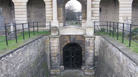 London Bridge Catacombs Tour: Why Teens Love It