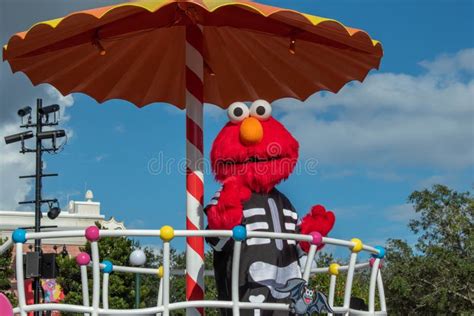 Elmo in Sesame Street Party Parade at Seaworld 54 Editorial Image ...