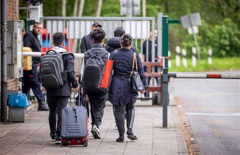 Prozent Mehr Als Im Vorjahr Schon Asyl Erstantr Ge Im