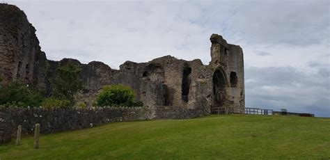 A tour of Denbigh Castle, Denbighshire : castles