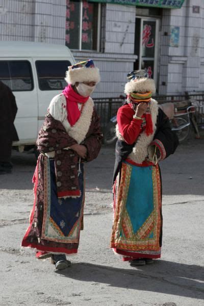 Picture Of Amdo Tibetan Woman With Traditional Clothes Traditional