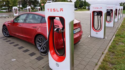 Tesla Jedes Elektro Auto Kann Künftig An 16 Tesla Supercharger