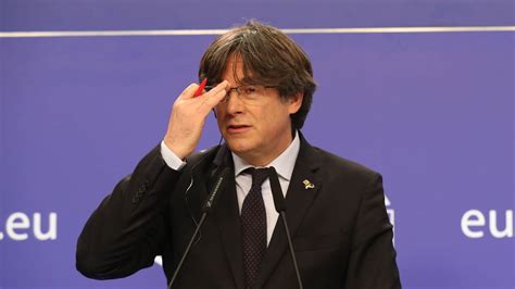 La Fiscalía discrepa de Llarena y pide reclamar a Puigdemont por