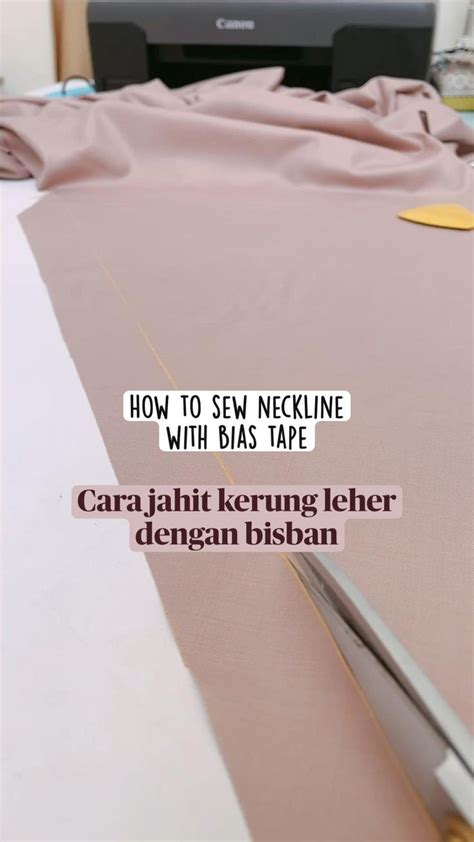 How To Sew Neckline With Bias Tape Bisban Teknik Menjahit Teknik Jahit Couture