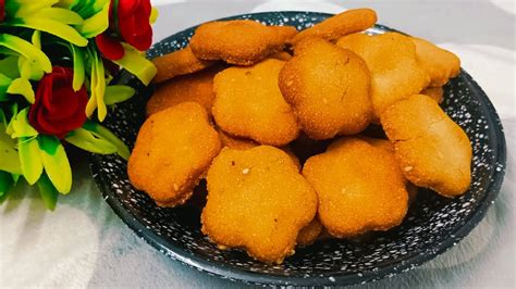 Sooji Ki Mathri Recipe Semolina Sweet Crispy Mathri How To Make