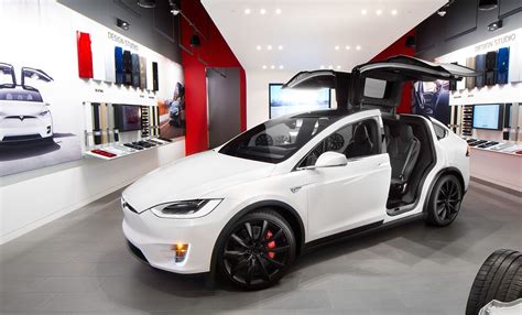 Новая Tesla Model Z будет оснащена бензиновым двигателем Разное