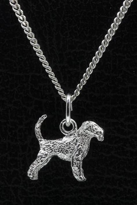 Zilveren Airedale Terrier Met Staart Ketting Hanger Klein Bol