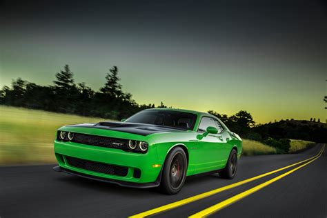 2015 Dodge Challenger SRT Hellcat First Drive - Motor Trend