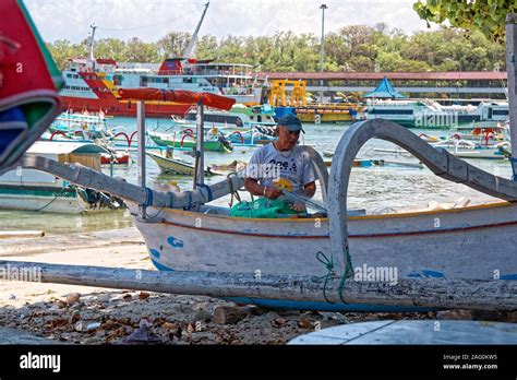 Homme En Barque Banque De Photographies Et Dimages Haute R Solution