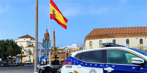 Pierde El Control Del Coche Y Choca Contra Otros Siete Que Estaban