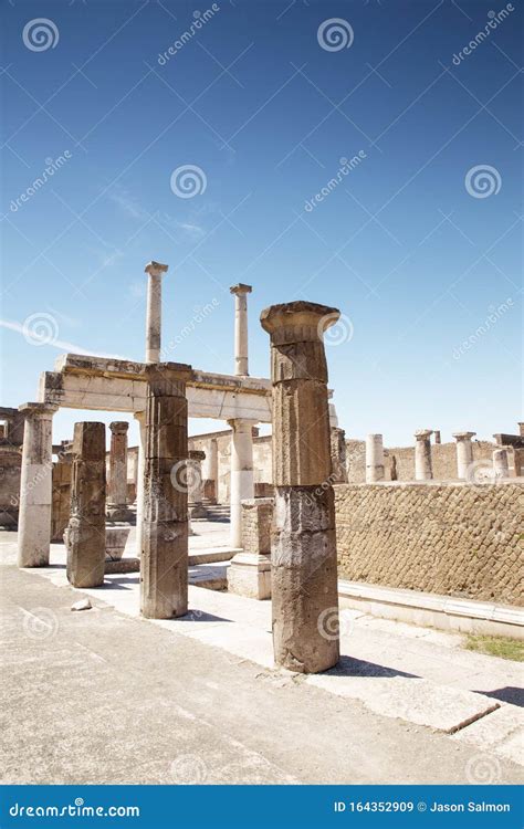 Unearthed City Of Pompeii Stock Image Image Of Culture 164352909