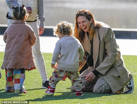 Afl Grand Final 2022 Buddy Franklins Wife Jesinta Plays With Their