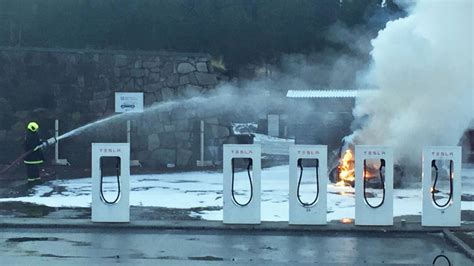 Tesla Model S Burns Down at Supercharger in Norway