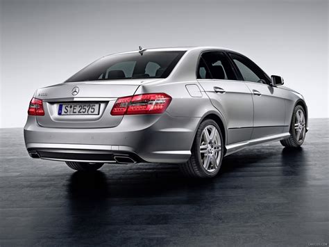 2010 Mercedes Benz E Class Sedan Rear Right Quarter View Photo Caricos