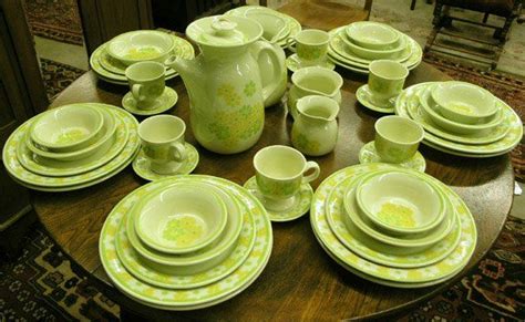 Franciscan Earthenware Picnic pattern | Earthenware, Franciscan, Franciscan ware