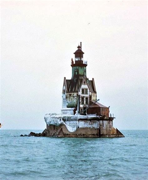 Pin by Caroline Meyhui on lighthouses | Lighthouse photos, Beautiful lighthouse, Lighthouse pictures