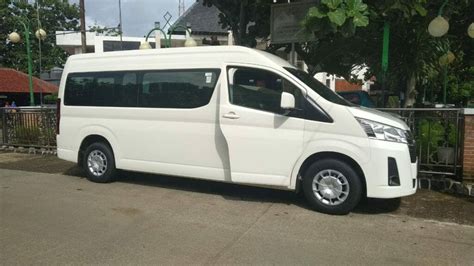 Sewa Hiace Premio Luxury Jakarta Terbaru Maret 2022