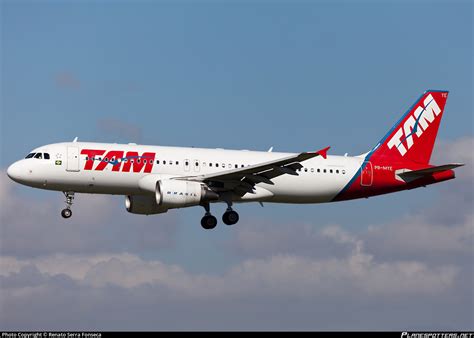 PR MYE TAM Linhas Aéreas Airbus A320 214 Photo by Renato Serra Fonseca