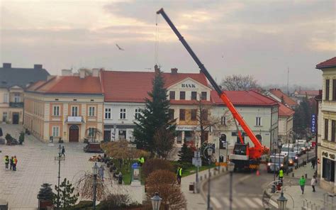 Na Wadowickim Rynku Stan O Bo Onarodzeniowe Drzewko Przyjecha O Z