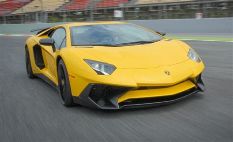 2016 Lamborghini Aventador Lp750 4 Sv First Drive Review Car And Driver