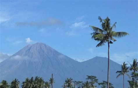 Gunung Semeru Kembali Erupsi Warga Diminta Waspada