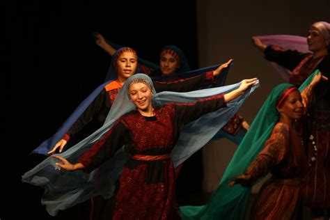 Mideast In Pictures Feast Eyes On Traditional Dabke Dance In Jordan