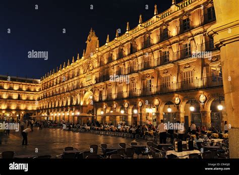 Plaza Mayor, city square, Salamanca, Unesco World Heritage Site ...