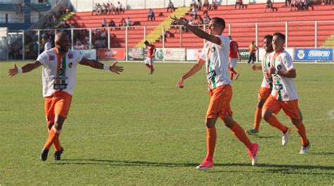 Cambori Fc Vence O L Der Herc Lio Luz Fc No Catarinense S Rie B