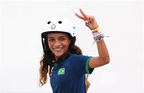 Rayssa Leal a Fadinha faz história e é prata no skate street nas