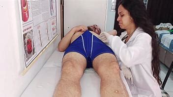 ENFERMERA observa la erección del PACIENTE XVIDEOS