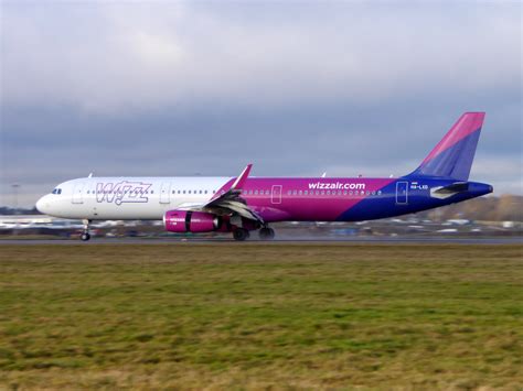 HA LXD Airbus A321 231 Cn 7032 Wizz Air Hungry Luton 14Jan Flickr