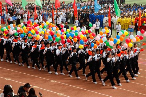 学校第二十届学生运动会暨第五届教职工趣味运动会开幕 河南科技大学