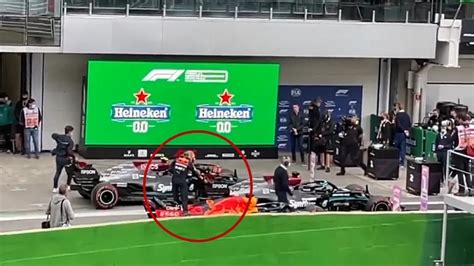 La Burla De Navidad De Checo Pérez A Max Verstappen Por Su Costosa