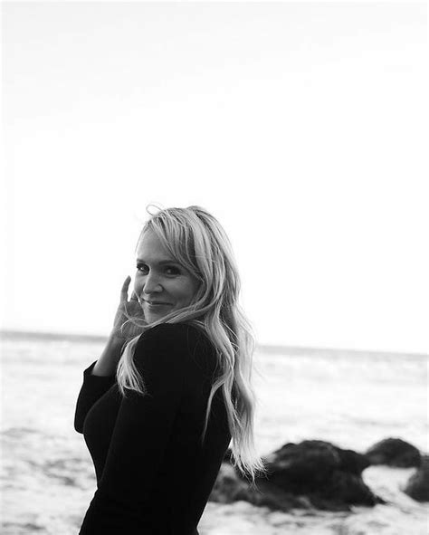 Barbara Alyn Woods Outfits & Style Photos • CelebMafia