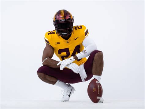 Minnesota Gophers unveil new football uniforms - KSTP.com 5 Eyewitness News