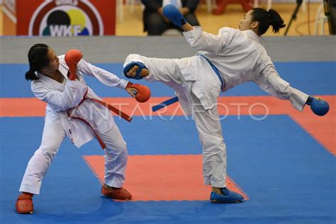 SEA GAMES 2021 KUMITE BEREGU PUTRI INDONESIA RAIH PERAK ANTARA Foto