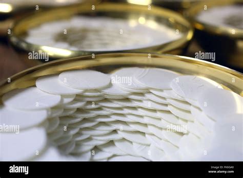 Catholic Communion Wafer Hi Res Stock Photography And Images Alamy