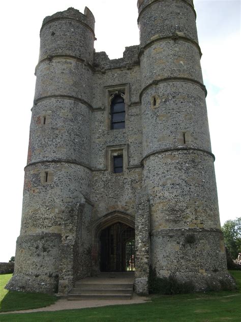 The Castle Hunter: Donnington Castle - FREE SITE