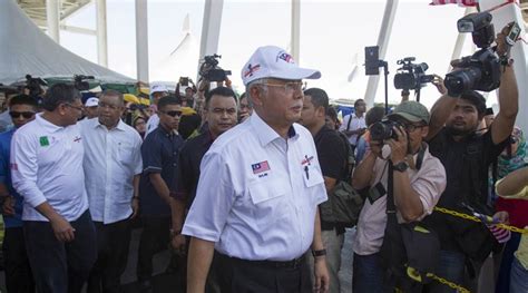 Malaysian ship with aid for Rohingya arrives in Yangon | World News ...