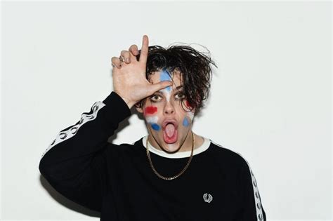 Yungblud Malattia Media Famosi