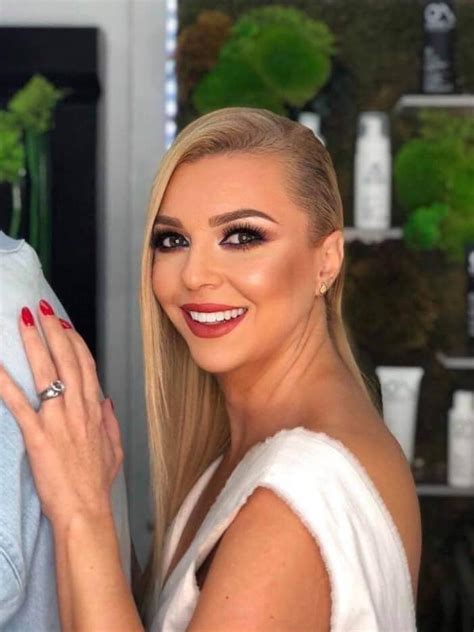 galerie foto crina matei  infiat  fetita nou nascuta  mare secret