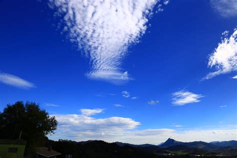 Nubes Cielo Azul Y Nubes Eitb Eus Flickr